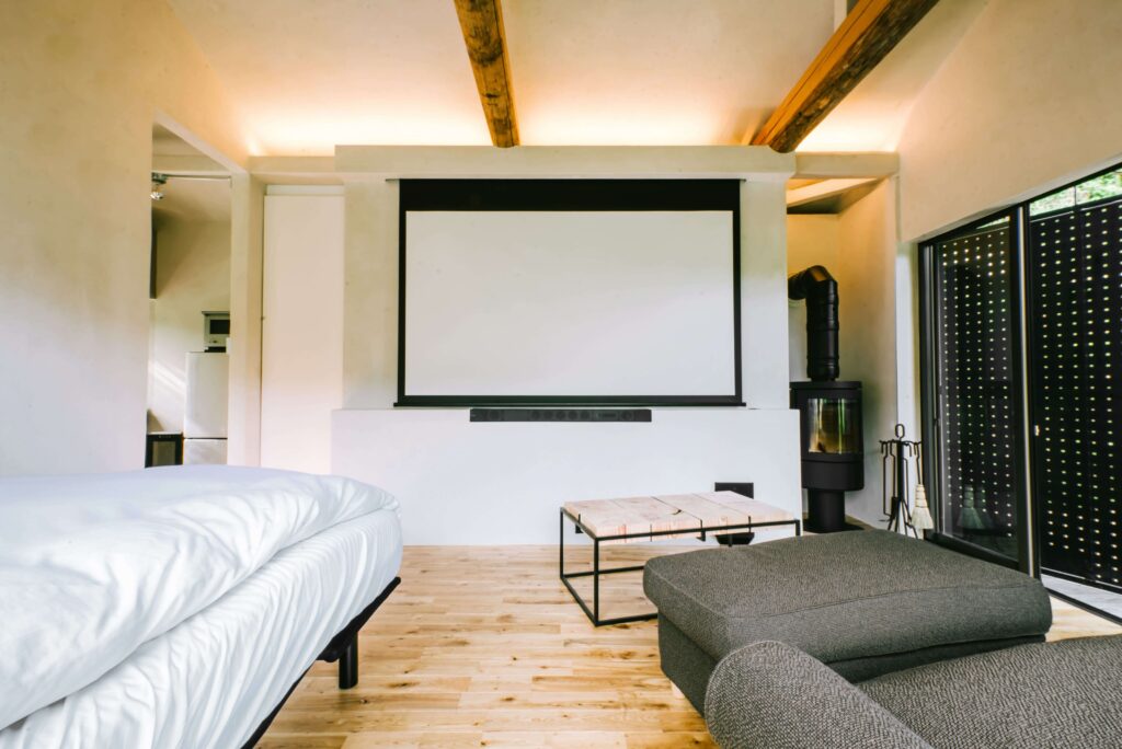 THEATER1