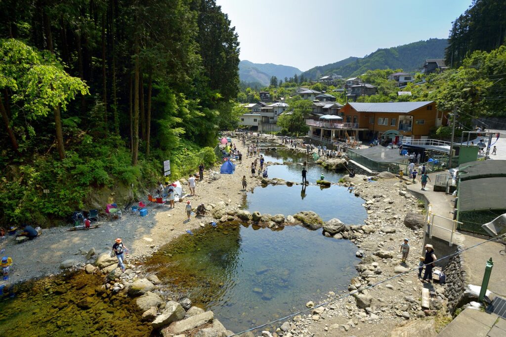 秋川国際マス釣り場