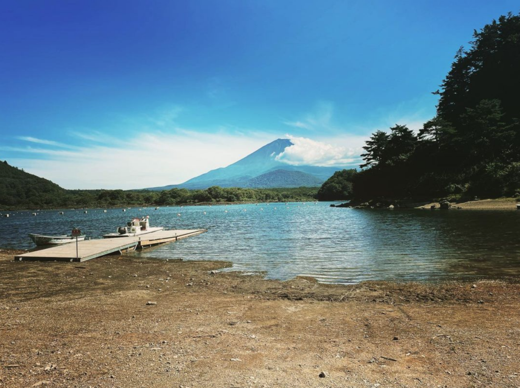 精進湖キャンピングコテージ