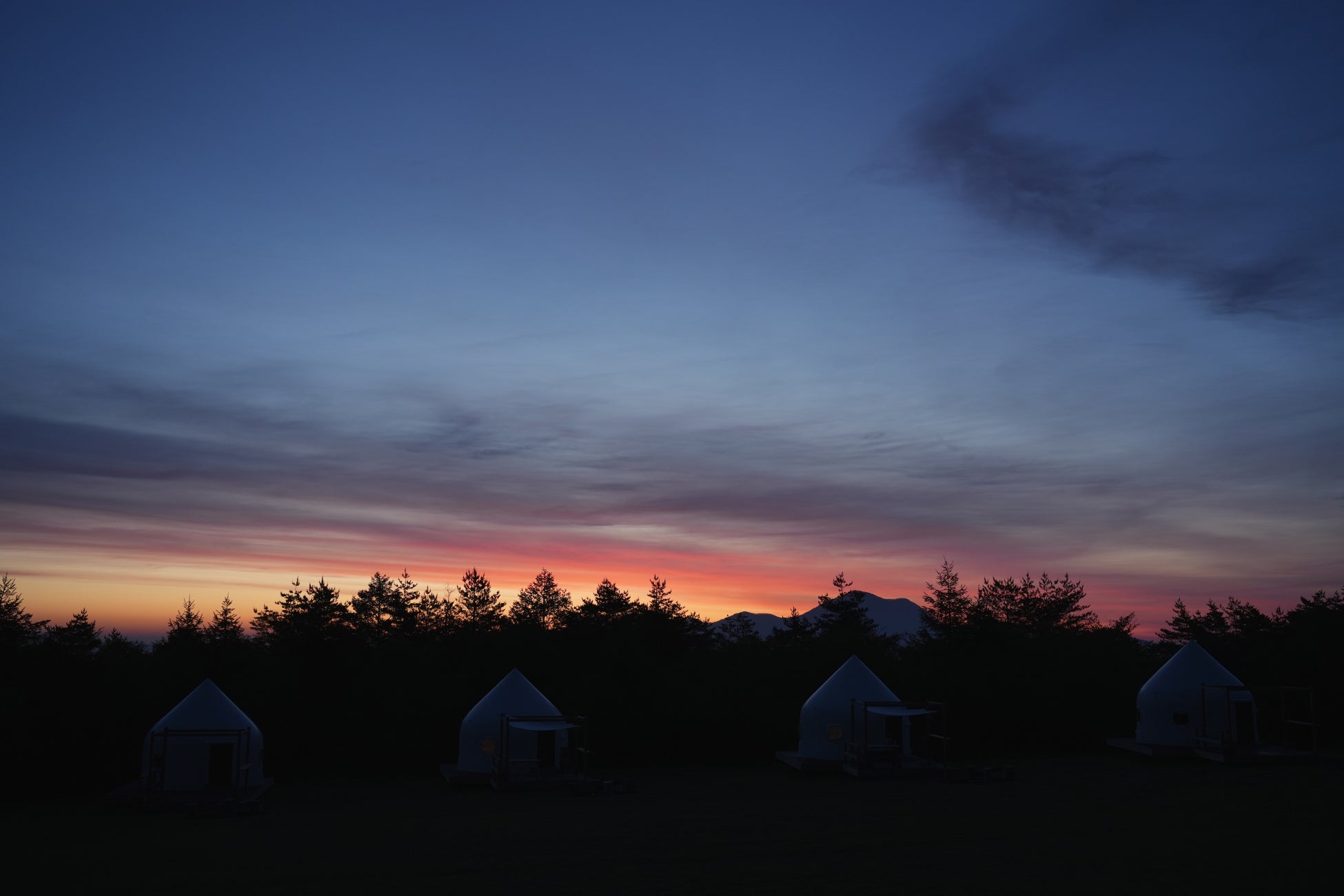 Dot GLAMPING 北軽井沢 テントサウナ 焚き火 星空