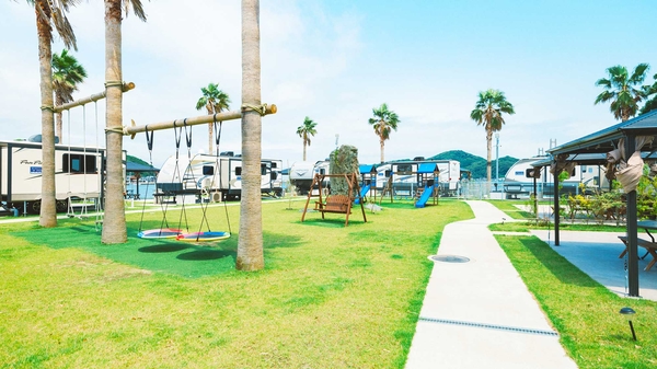 THE TRAILERHOUSE VILLAGE 呼子 SEASIDE