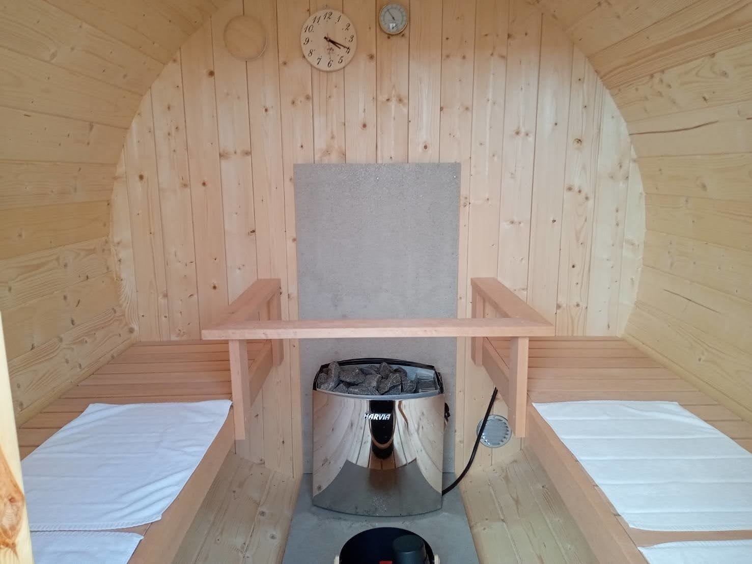 響きのサウナグランピング バレルサウナ