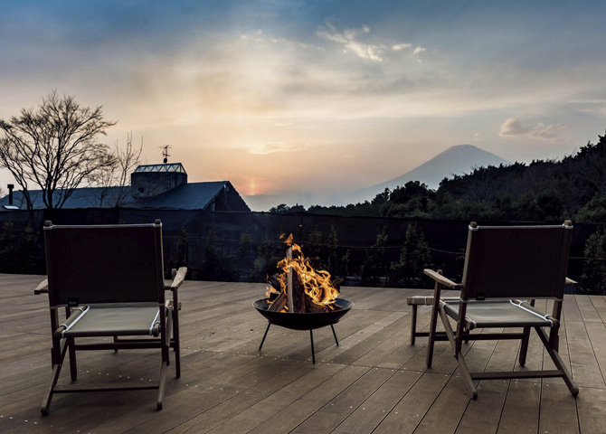 グランピング BBQ 豪華