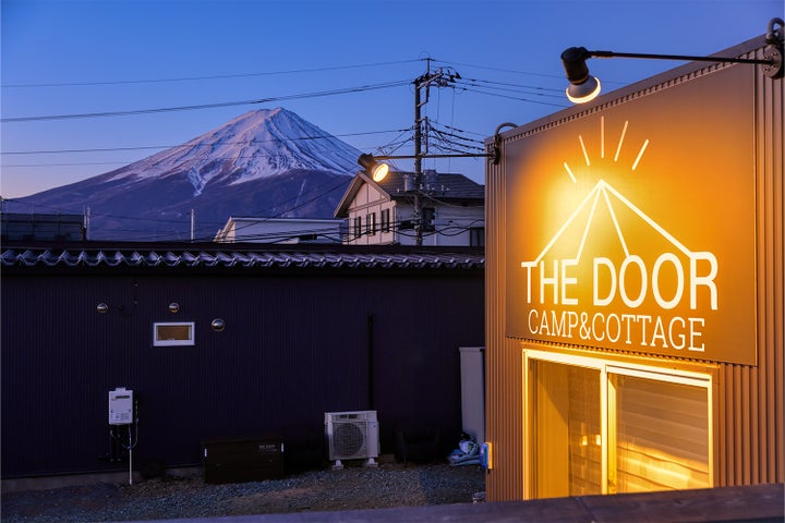 RESORT GLAMPING THE DOOR コテージ キャンピングカー