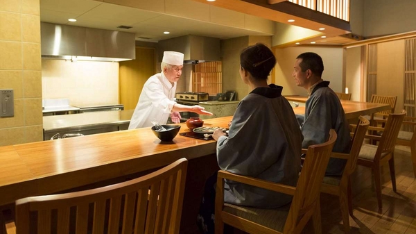 厨八十八 オープンキッチン