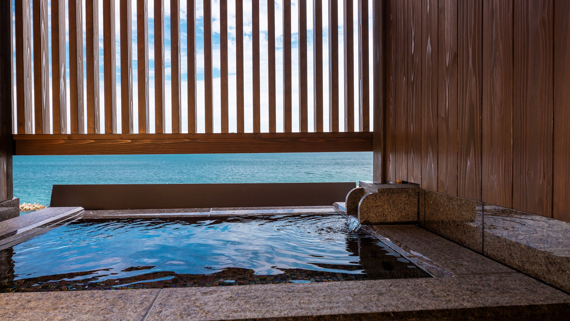 ホテルニューアワジ別邸 淡路夢泉景 ヴィラ楽園 展望露天風呂