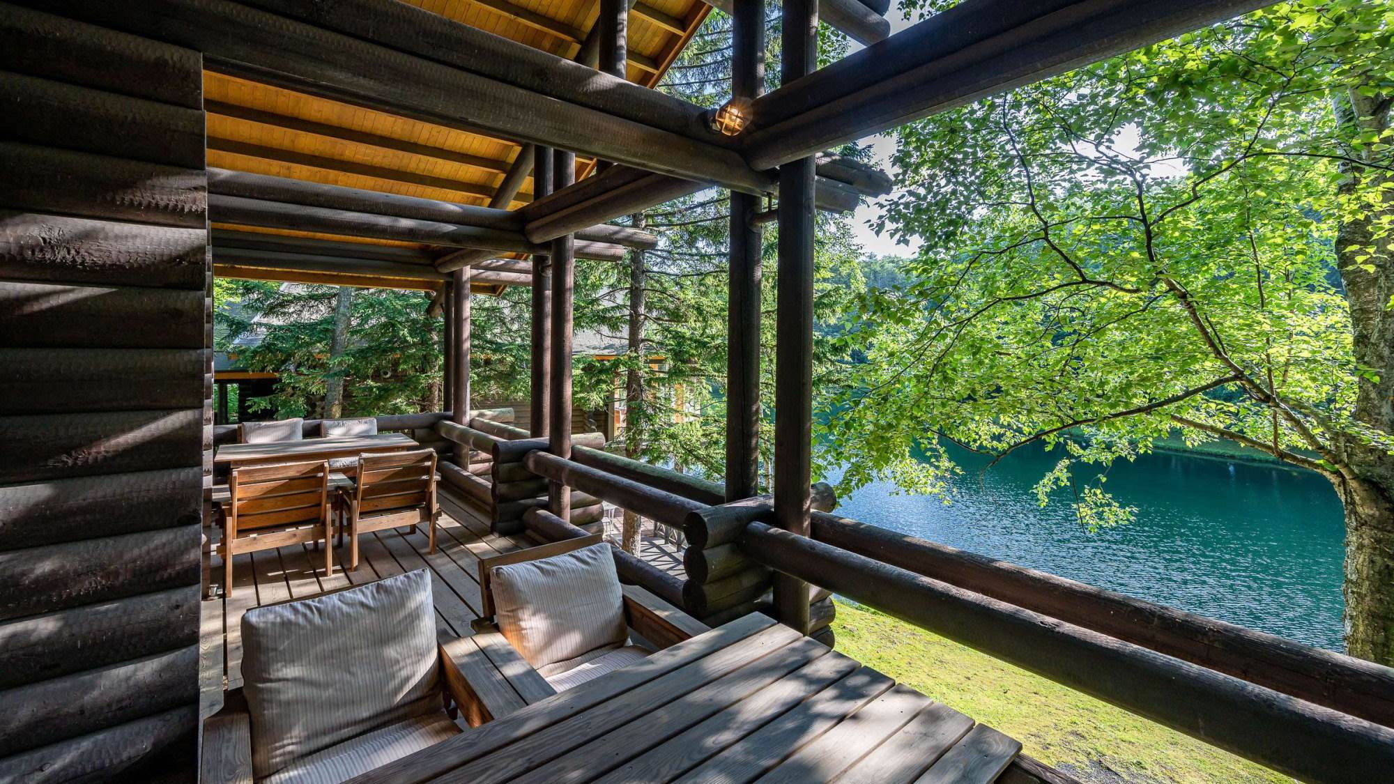 ホテルニドム ログハウスコテージ 森