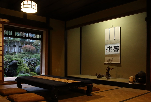 越中八尾ベースOYATSU ゲストハウス